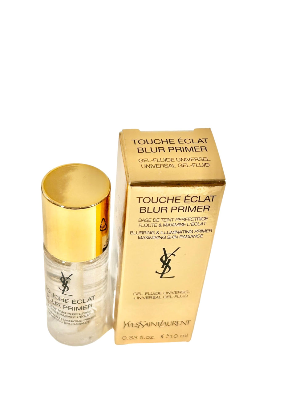 Yves Saint Laurent Touche Éclat Blur Primer mini-application shows smooth canvas for foundation.
