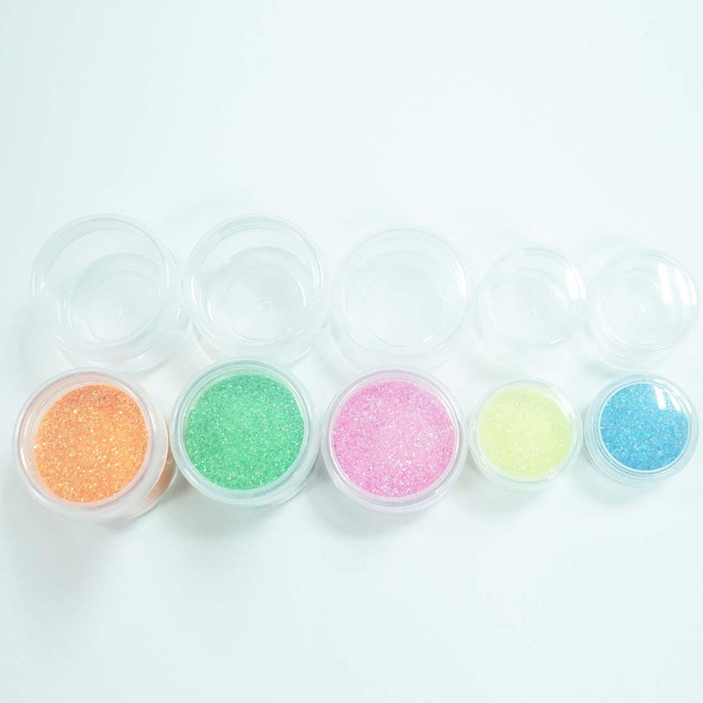 ZEJIA pocket-friendly jars fit in purses and travel kits.