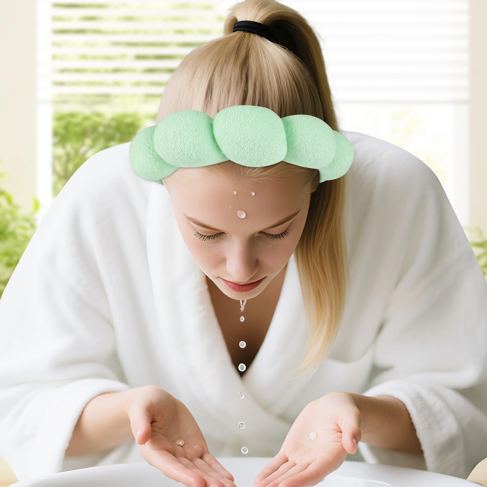 Gift-ready packaging supports gifting as a stocking stuffer for skincare lovers