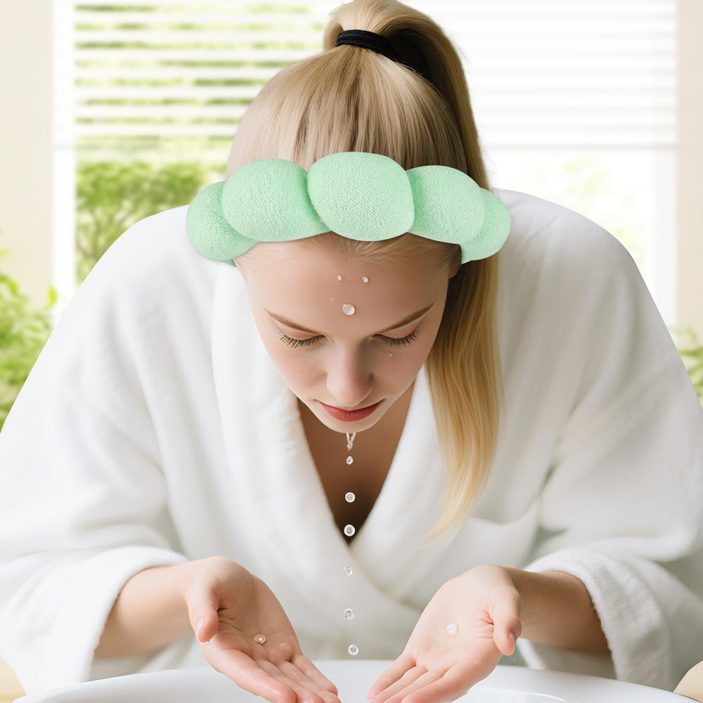 Gift-ready packaging supports gifting as a stocking stuffer for skincare lovers