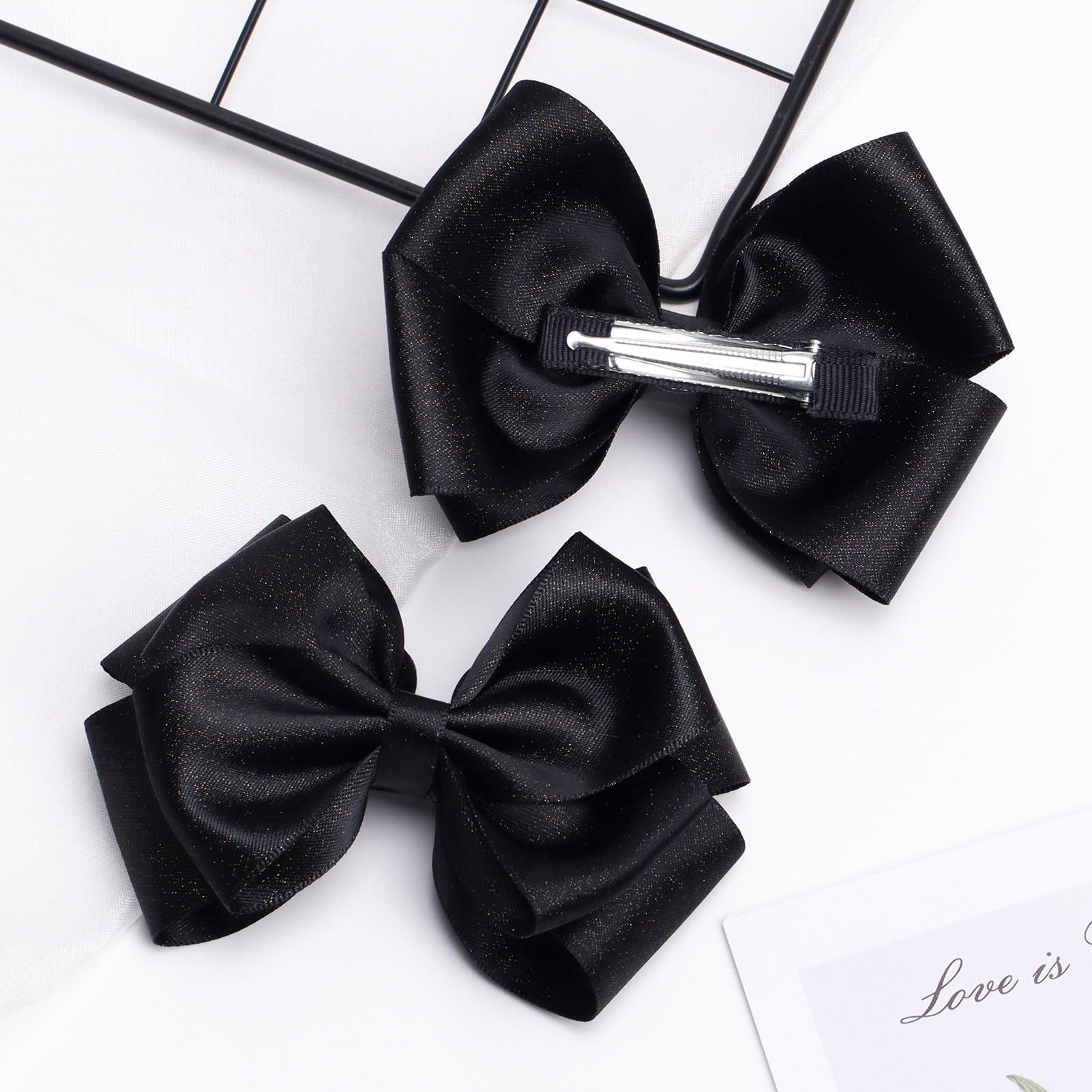 Zolyco bow clip in use for a kid's ponytail look.