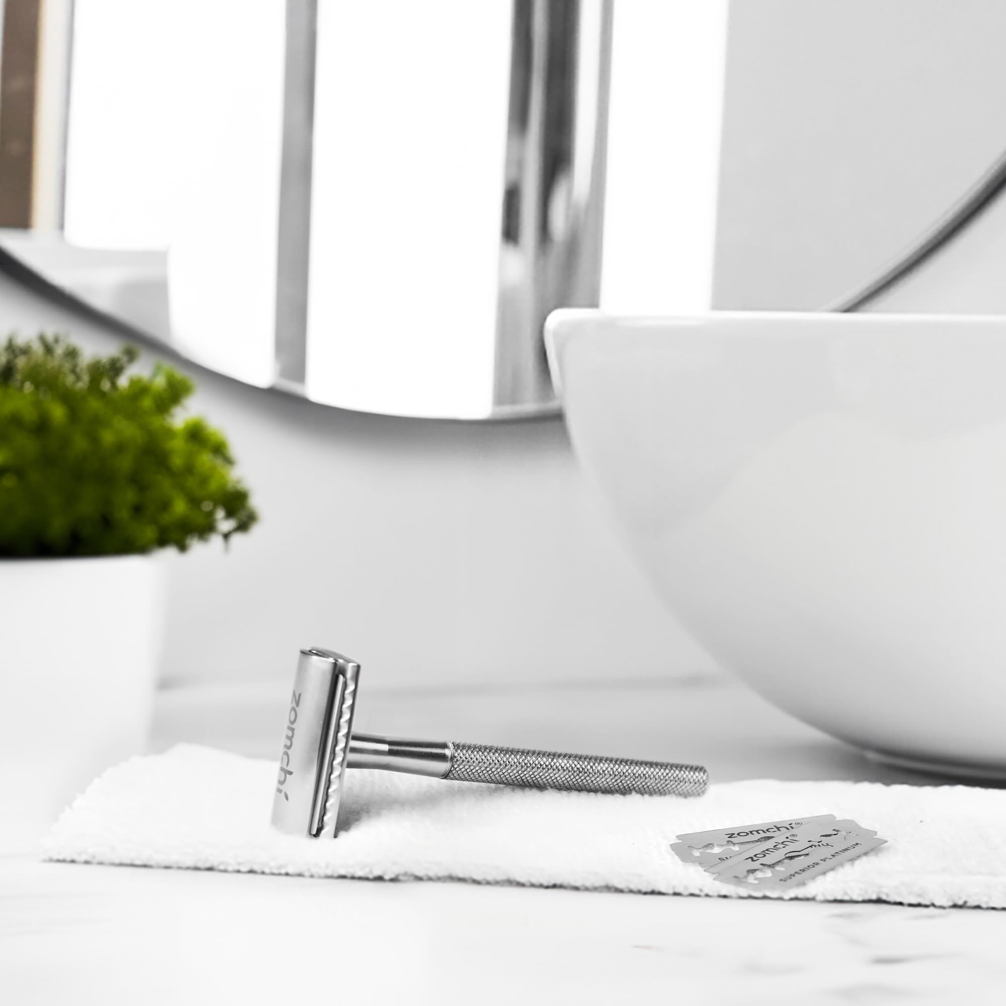 ZOMCHI replaceable double-edged blades ready for easy swaps and sustainability.