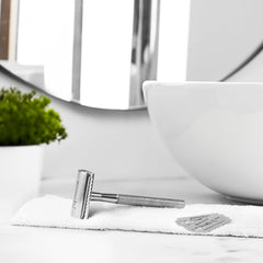ZOMCHI replaceable double-edged blades ready for easy swaps and sustainability.
