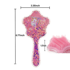 Zou.Rena travel-size brush is lightweight and easy to carry.