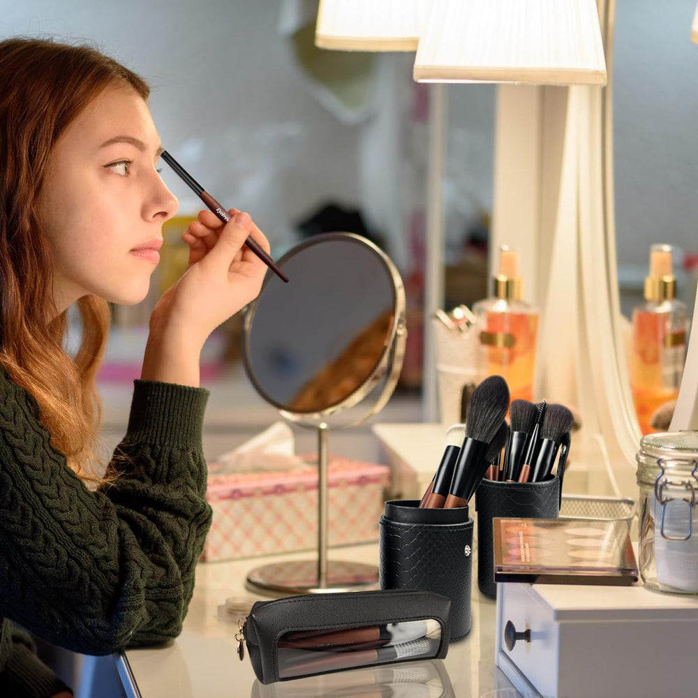 Zylsnice eye shadow brushes enable precise blending and color payoff.